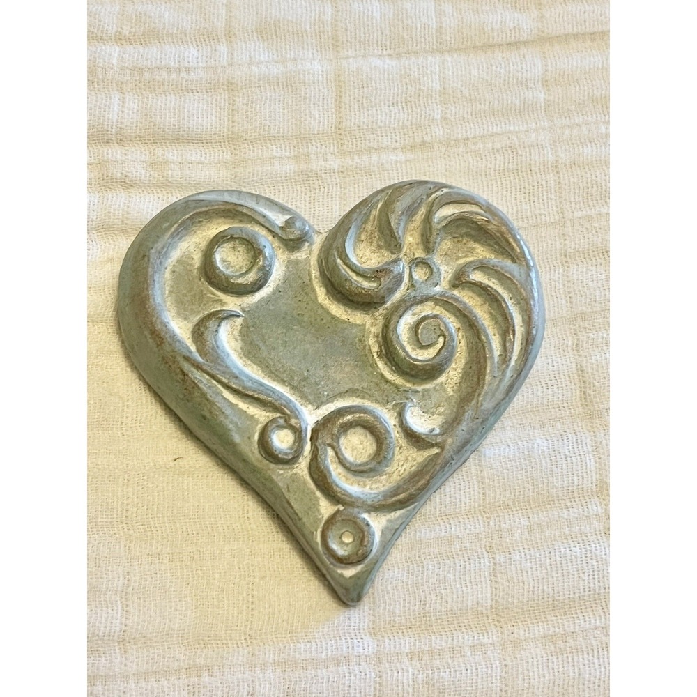 1992 Green Isabel Bloom Scroll's Heart Art Sculpture Cement Artist Signed Love